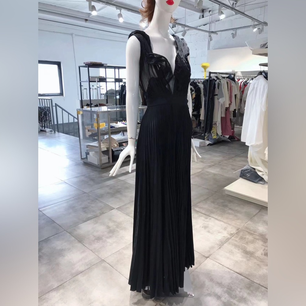 US 2 Victoria Beckham Wool Asymmetric Plunge Dress NWOT - Picture 2 of 10